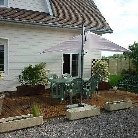 Les Champs Apartment Brehal