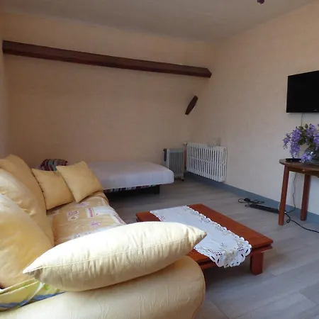 Les Champs Apartment Brehal